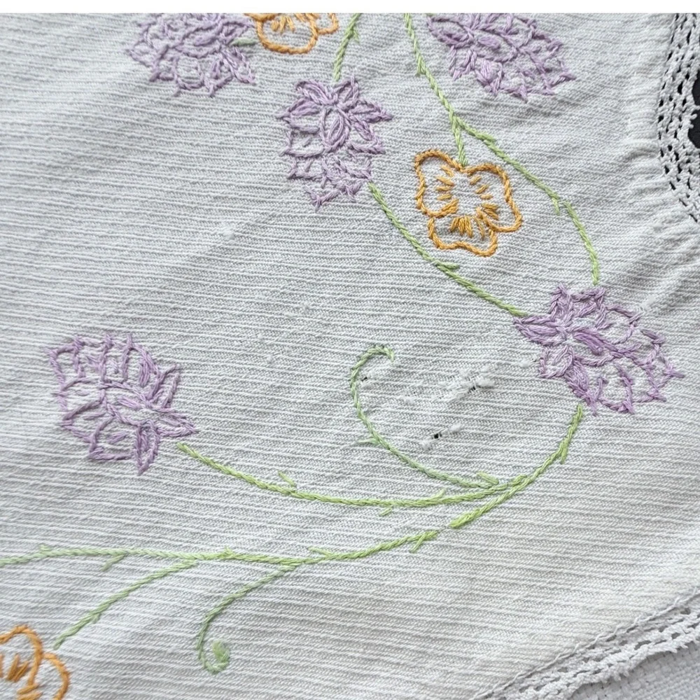 Vintage Hand Embroidered Table Runner Dresser Scarf Set Floral White Cotton Lace